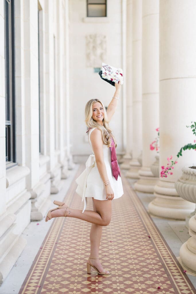 texas a&m tamu admin building senior pictures photo poses