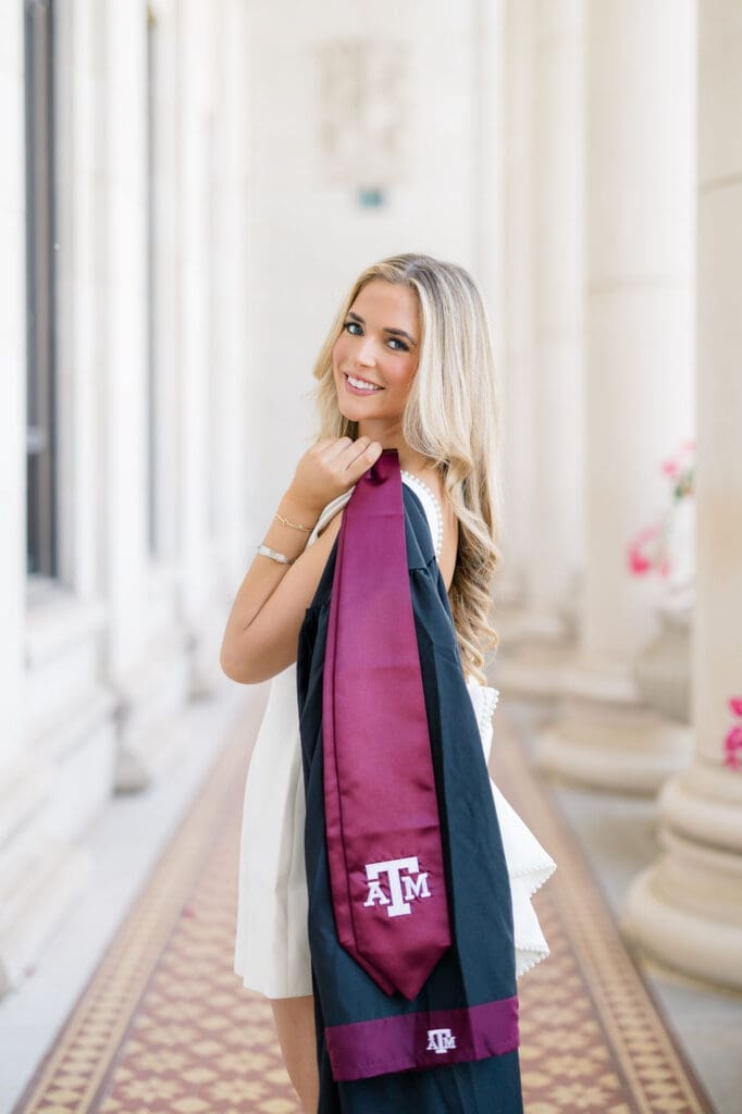 texas a&m tamu senior photographer admin building senior pictures photo poses