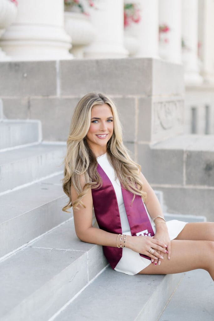 texas a&m tamu senior photographer admin building senior pictures photo poses