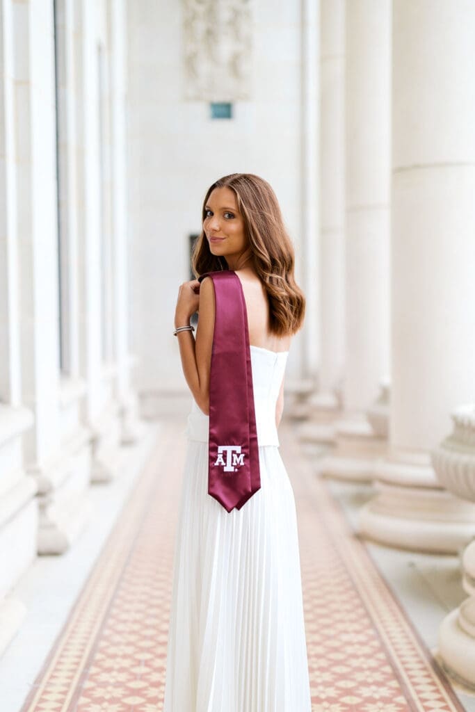 Aggie grad photo location at the Administration Building with columns and classic architecture