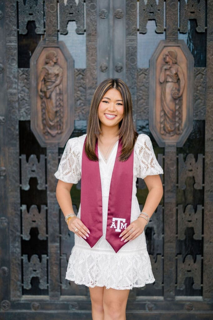 texas a&m senior photographer admin portraits pose ideas