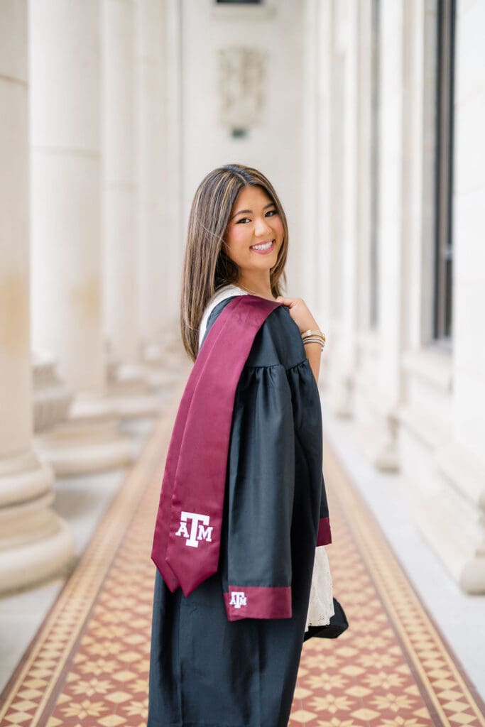 texas a&m senior photographer admin portraits pose ideas